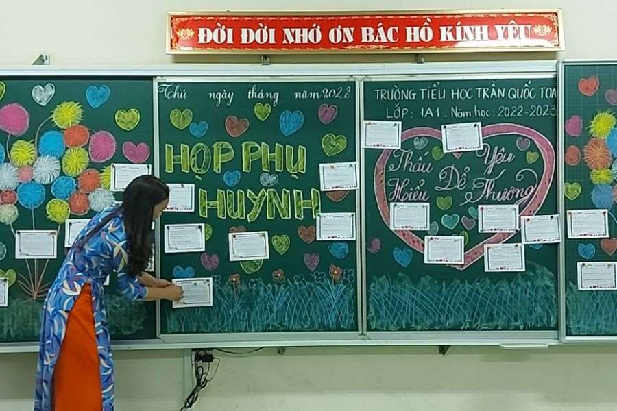 mau trang tri bang hop phu huynh 20